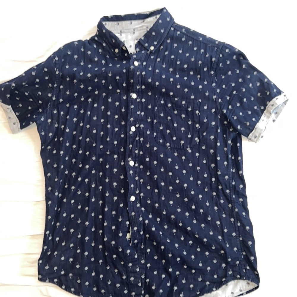 Casual men’s button up shirt 100% cotton